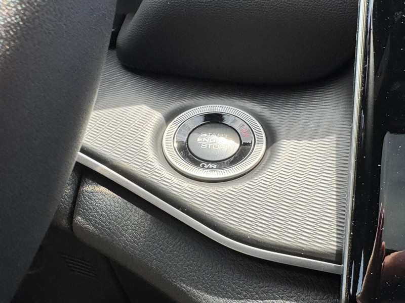 Jeep Grand Cherokee Vehicle Image 27