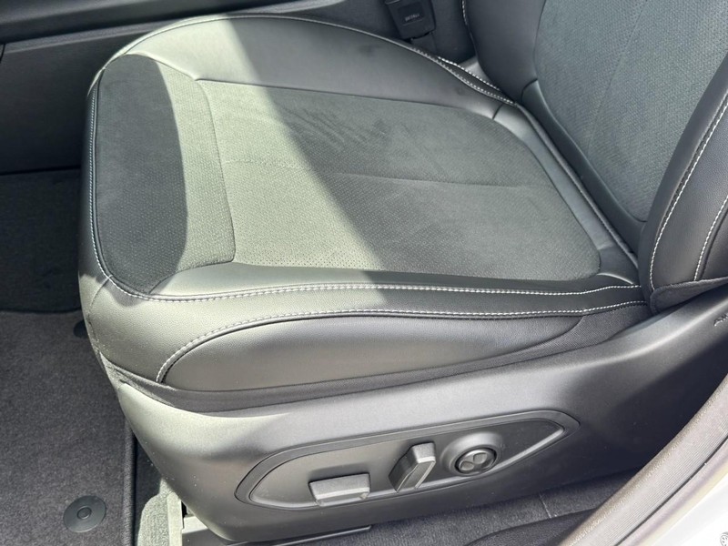 Jeep Grand Cherokee Vehicle Image 30