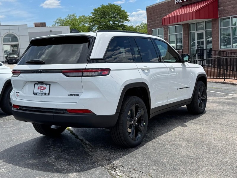 Jeep Grand Cherokee Vehicle Image 03