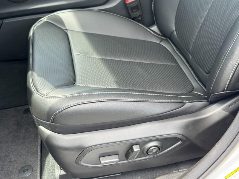 Jeep Grand Cherokee Vehicle Image 30