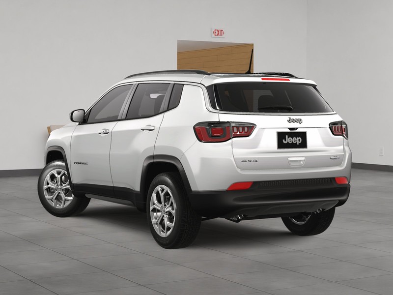 Jeep Compass Vehicle Image 04
