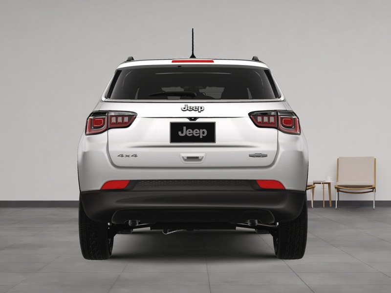 Jeep Compass Vehicle Image 13
