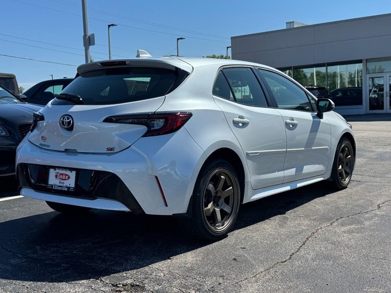 Toyota Corolla Hatchback Vehicle Image 03