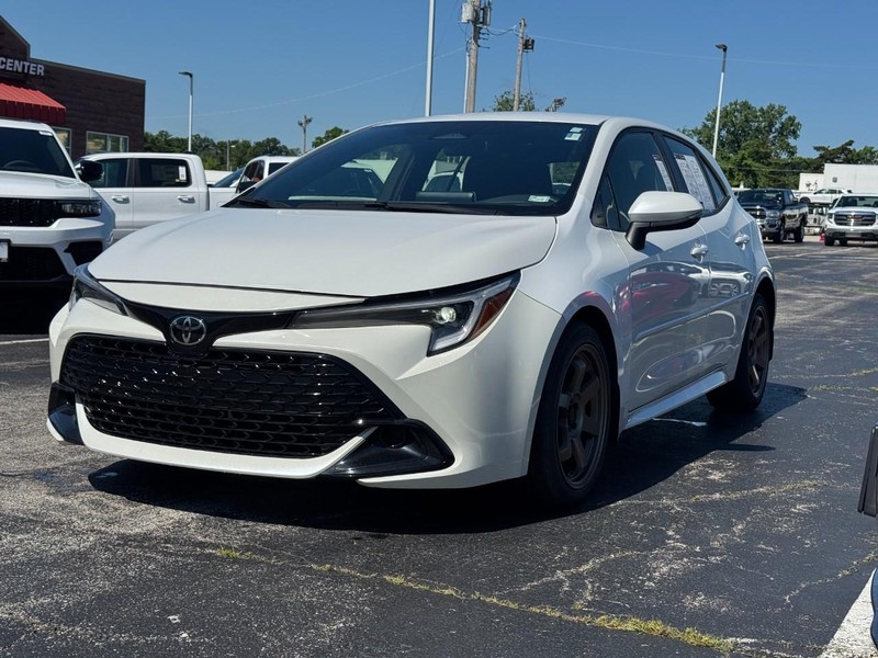Toyota Corolla Hatchback Vehicle Image 08
