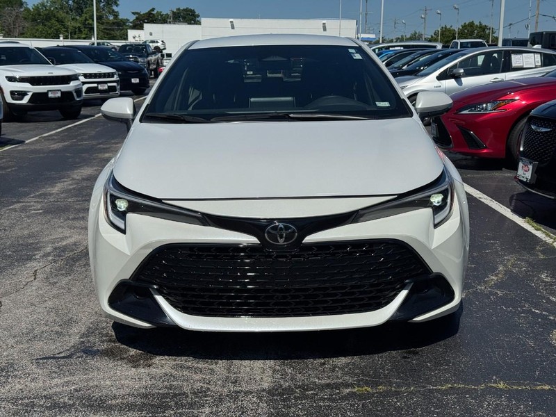 Toyota Corolla Hatchback Vehicle Image 09