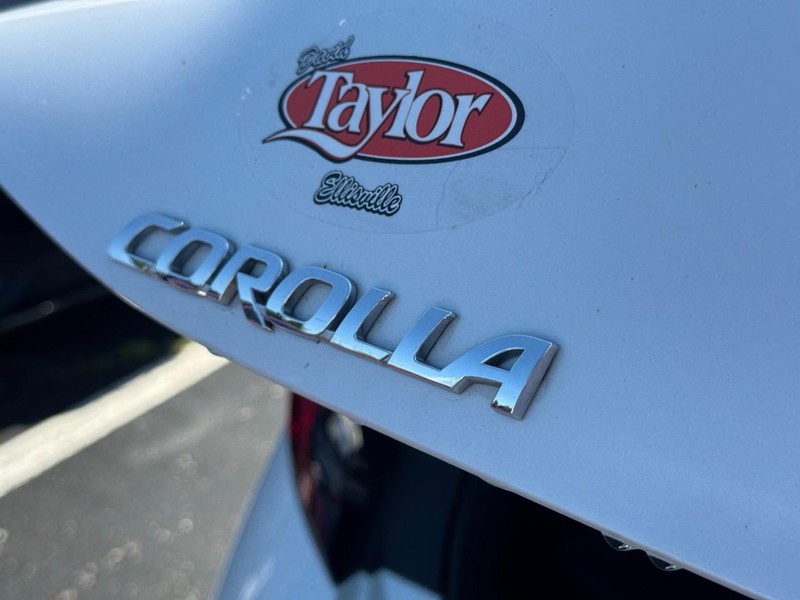 Toyota Corolla Hatchback Vehicle Image 13