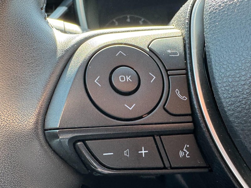 Toyota Corolla Hatchback Vehicle Image 21