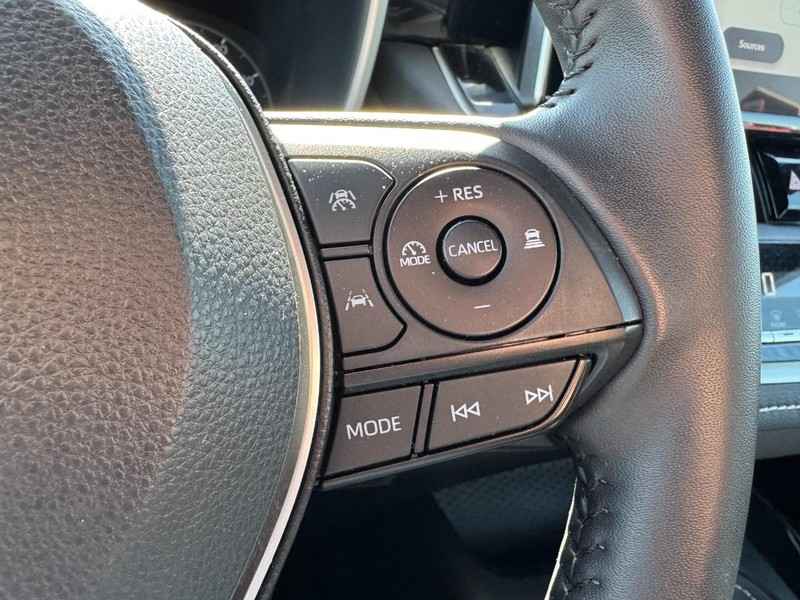 Toyota Corolla Hatchback Vehicle Image 22