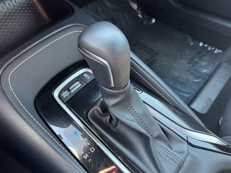 Toyota Corolla Hatchback Vehicle Image 24
