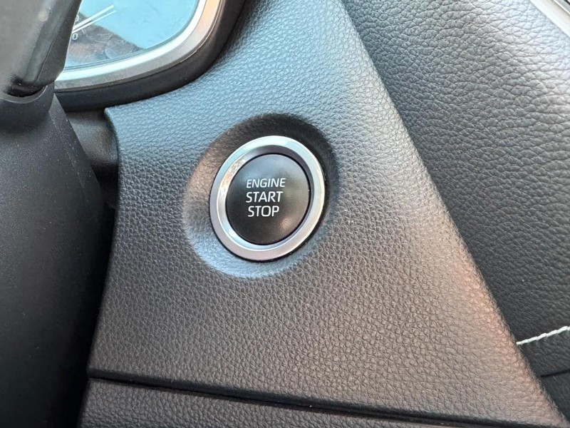 Toyota Corolla Hatchback Vehicle Image 25