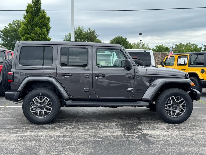 Jeep Wrangler Vehicle Image 02