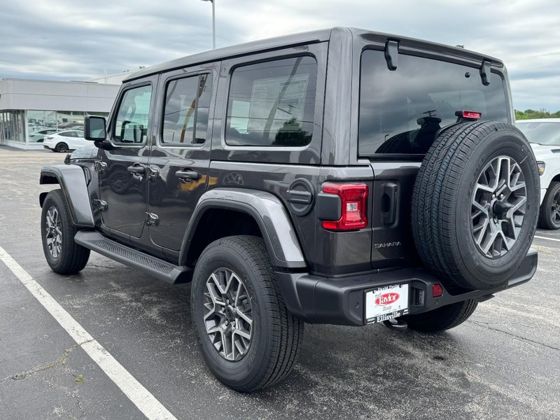 Jeep Wrangler Vehicle Image 04