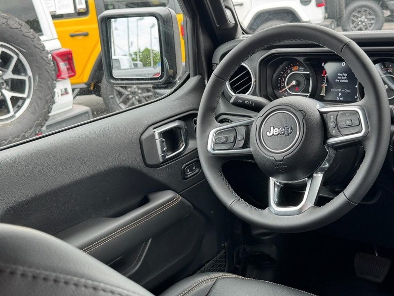 Jeep Wrangler Vehicle Image 17