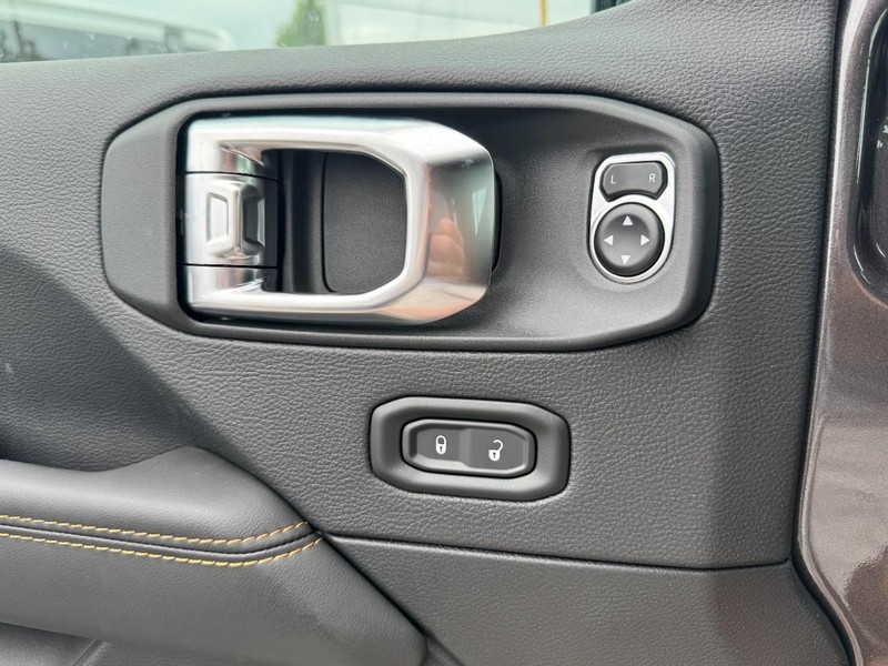 Jeep Wrangler Vehicle Image 22