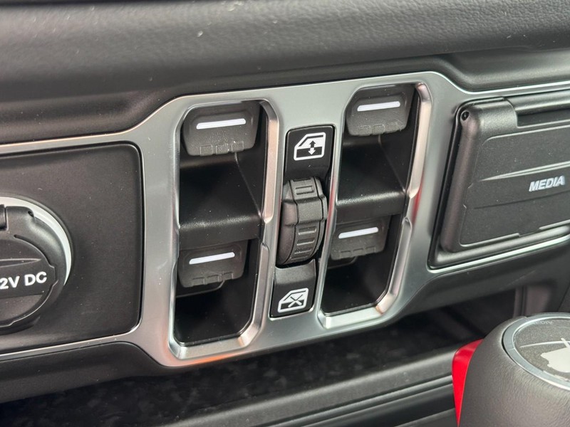 Jeep Wrangler Vehicle Image 31
