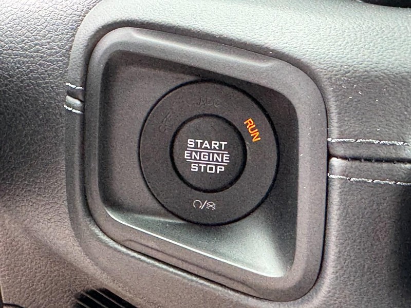 Jeep Wrangler Vehicle Image 32