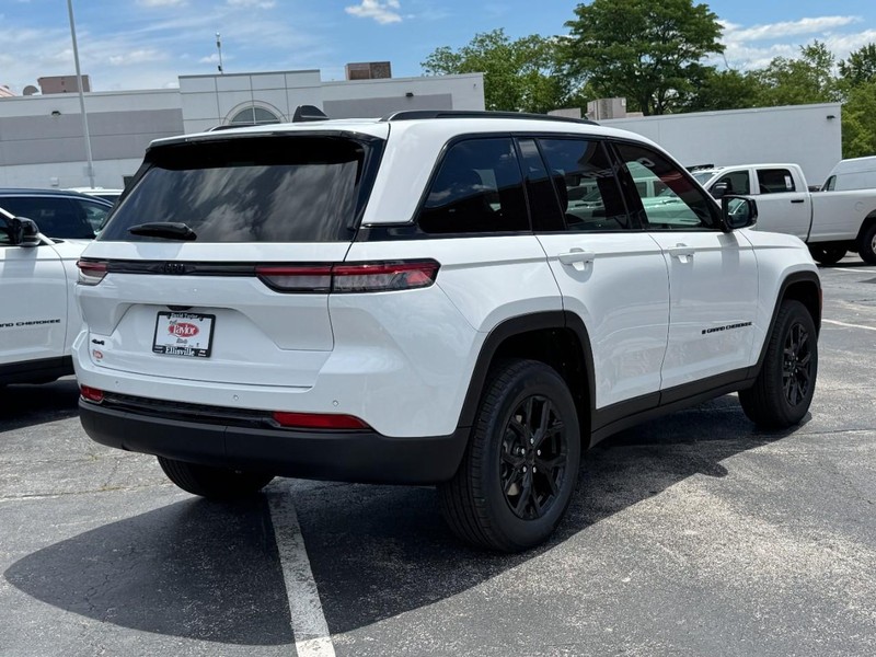 Jeep Grand Cherokee Vehicle Image 03