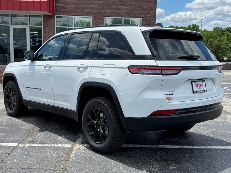 Jeep Grand Cherokee Vehicle Image 04