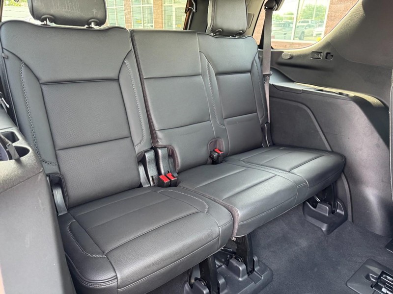 GMC Yukon Vehicle Image 13