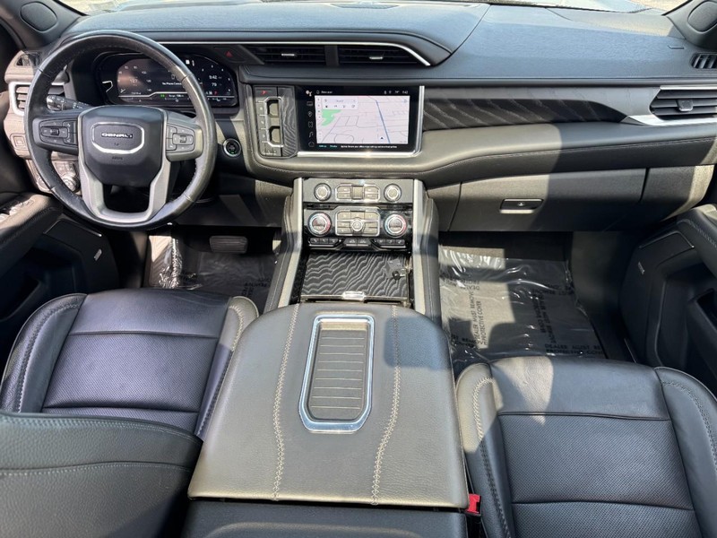 GMC Yukon Vehicle Image 15