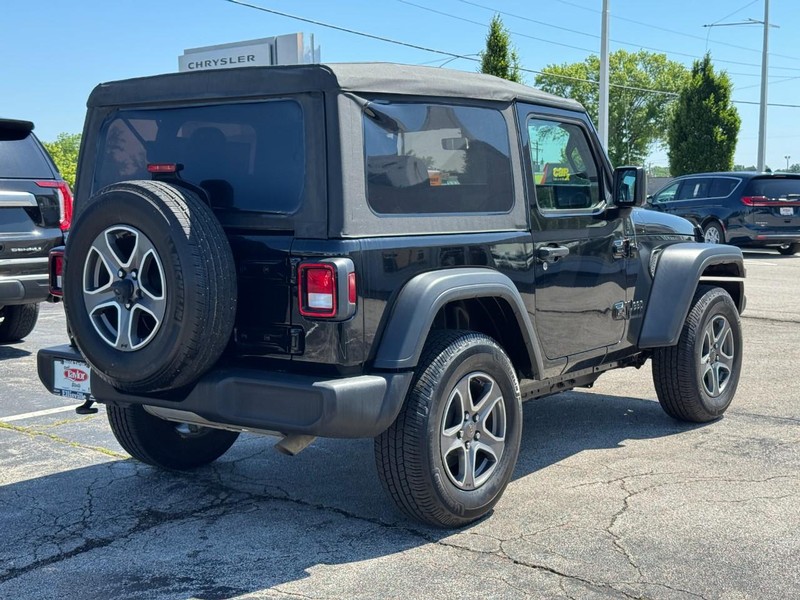 Jeep Wrangler Vehicle Image 03