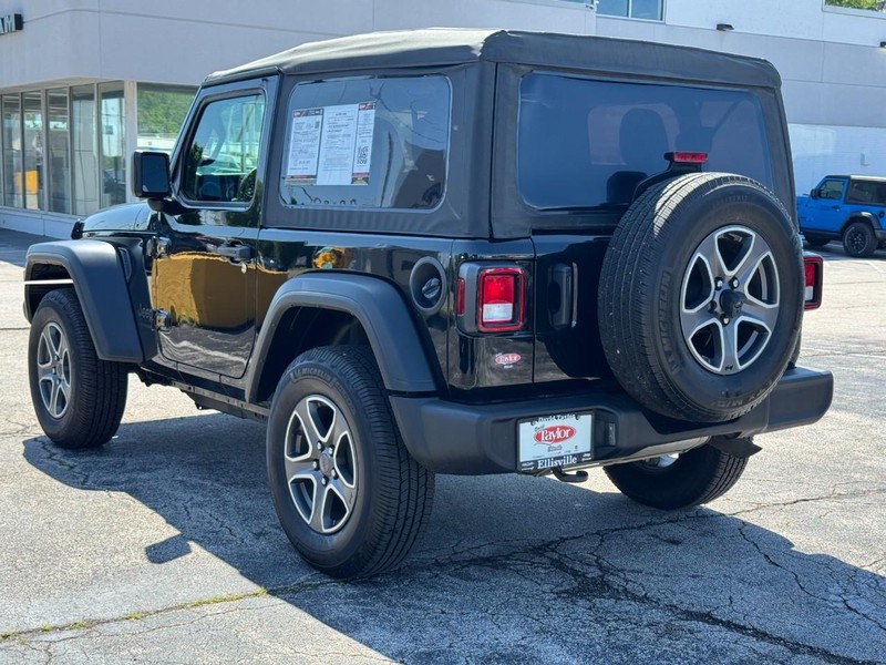 Jeep Wrangler Vehicle Image 04