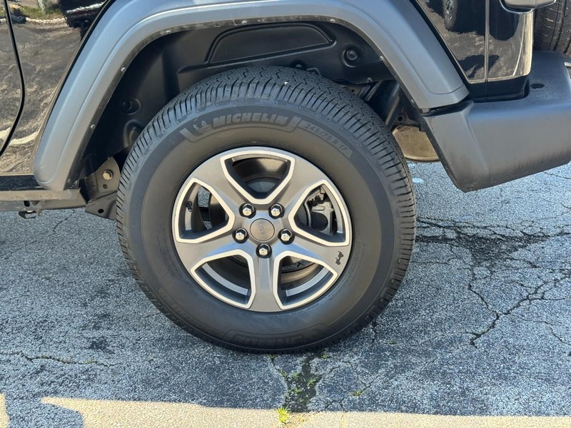 Jeep Wrangler Vehicle Image 07