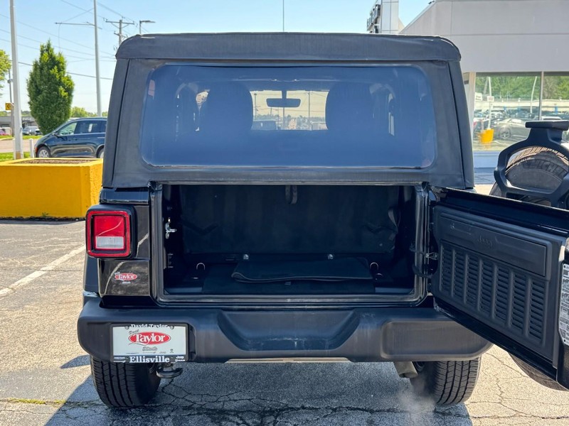 Jeep Wrangler Vehicle Image 13