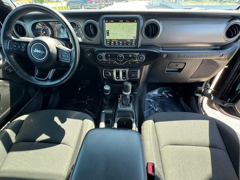 Jeep Wrangler Vehicle Image 17