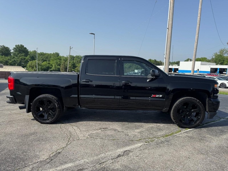 Chevrolet Silverado 1500 Vehicle Image 02