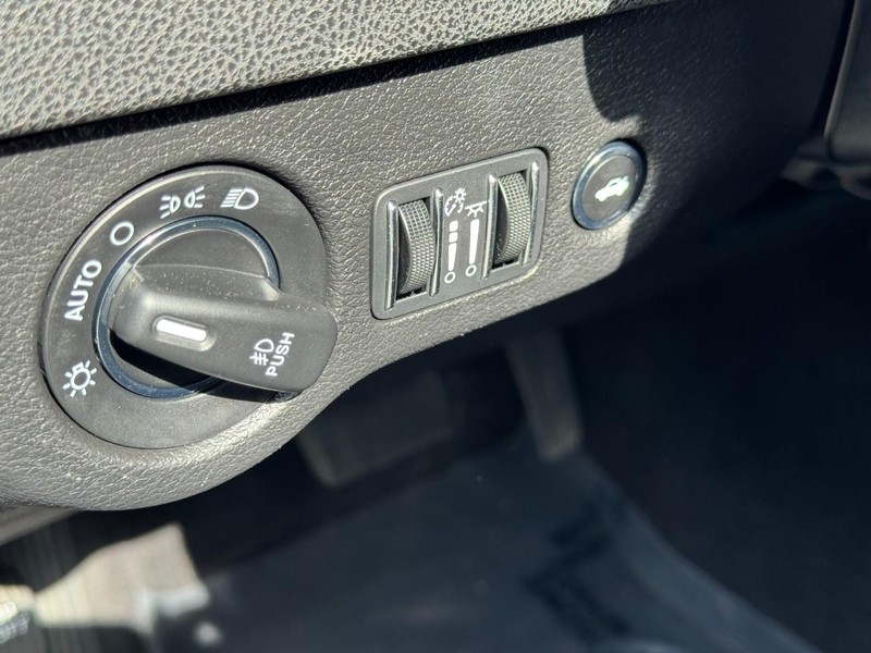 Chrysler 300 Vehicle Image 20
