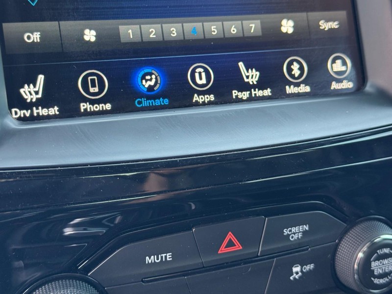 Chrysler 300 Vehicle Image 24
