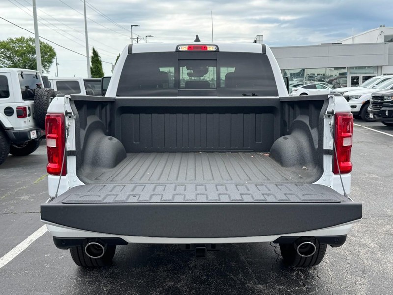 Ram 1500 Vehicle Image 14