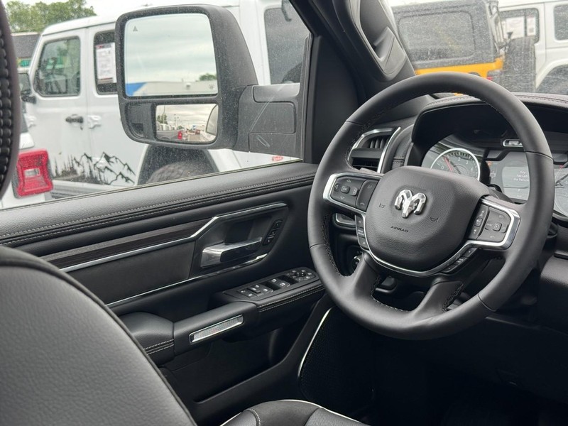 Ram 1500 Vehicle Image 18