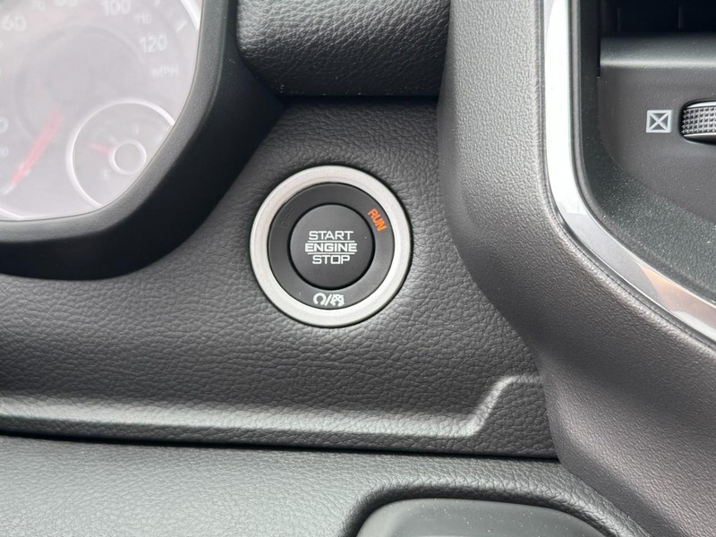 Ram 1500 Vehicle Image 26