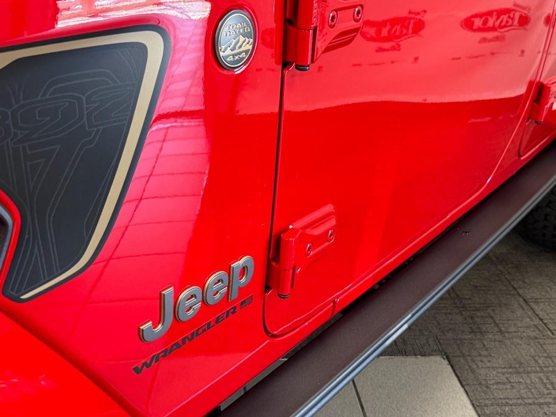 Jeep Wrangler Vehicle Image 13