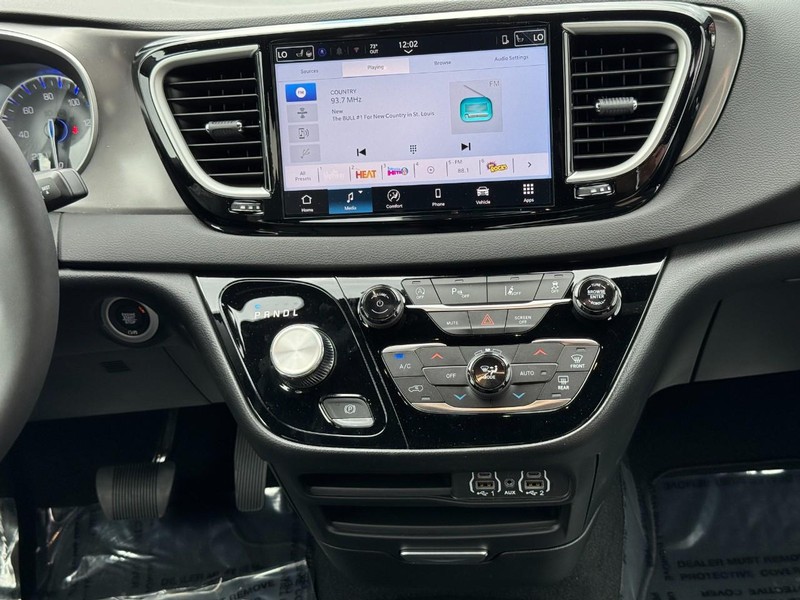 Chrysler Voyager Vehicle Image 22