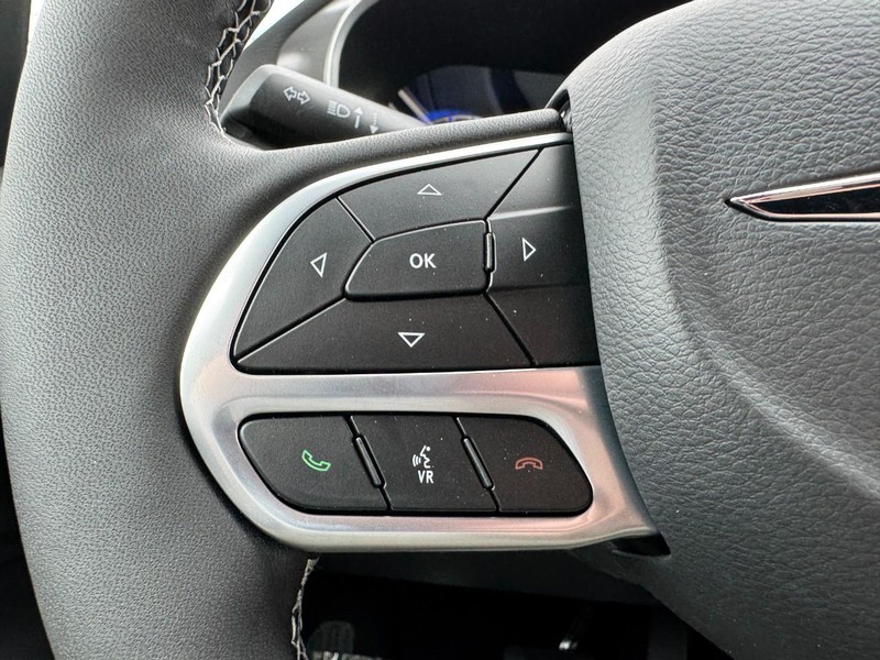 Chrysler Voyager Vehicle Image 25
