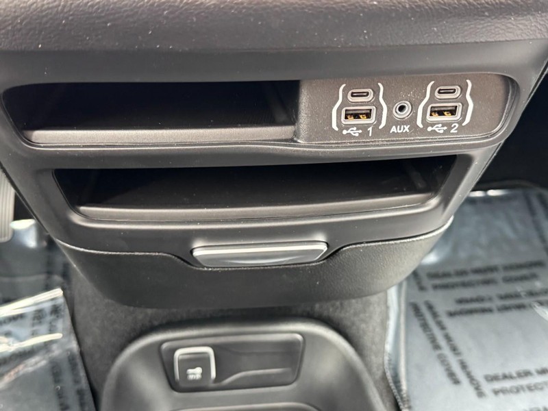 Chrysler Voyager Vehicle Image 28