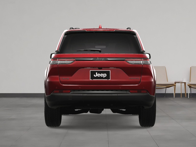 Jeep Grand Cherokee Vehicle Image 13