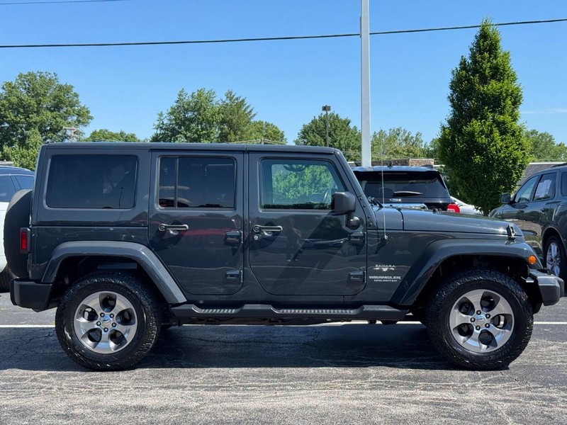 Jeep Wrangler Unlimited Vehicle Image 02