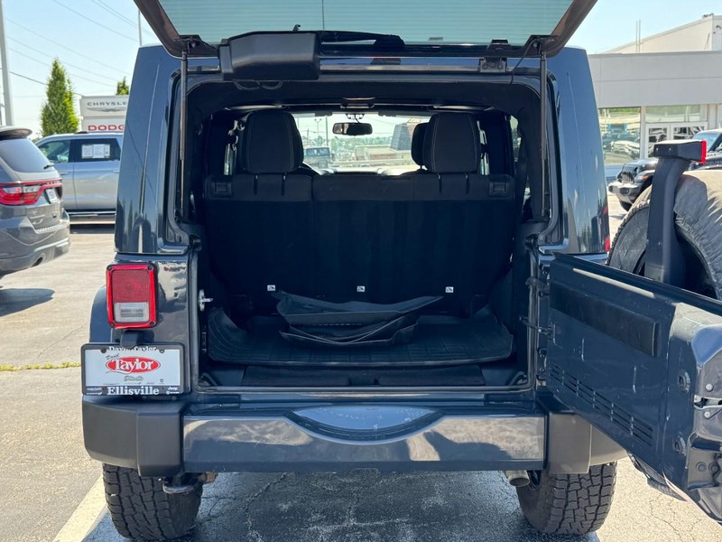 Jeep Wrangler Unlimited Vehicle Image 13