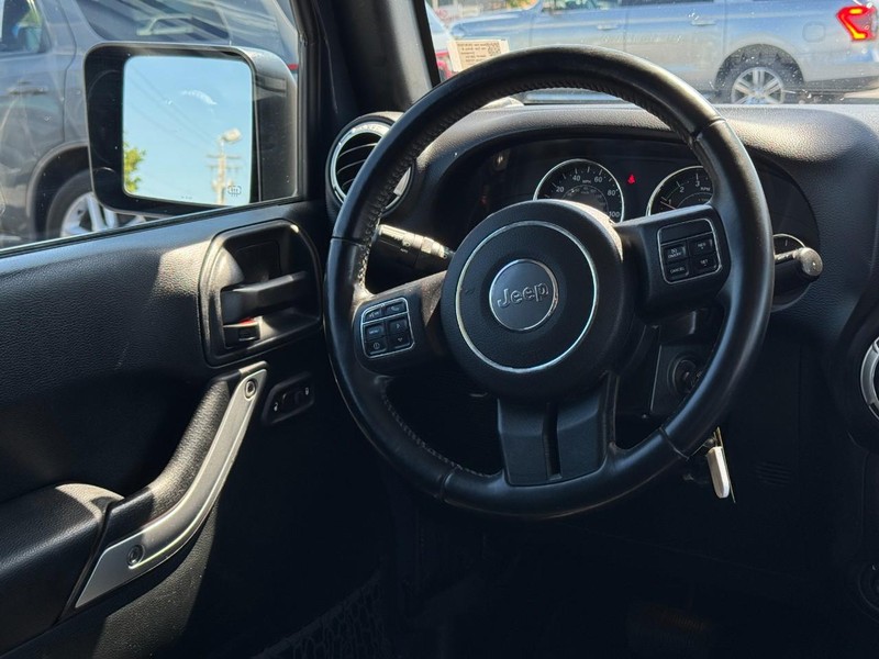 Jeep Wrangler Unlimited Vehicle Image 17