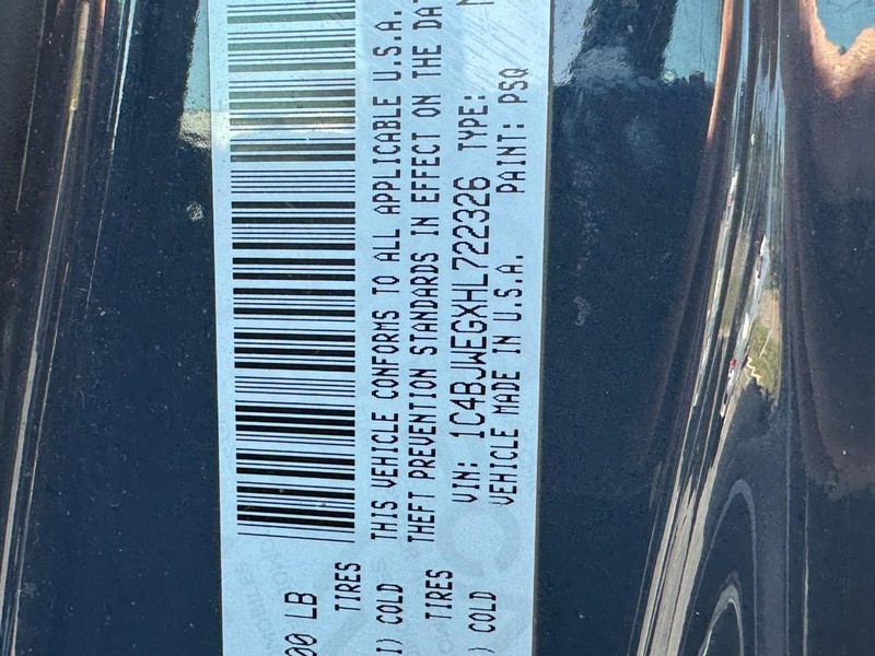 Jeep Wrangler Unlimited Vehicle Image 28
