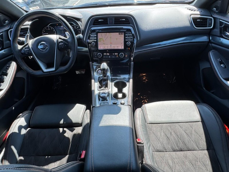 Nissan Maxima Vehicle Image 17
