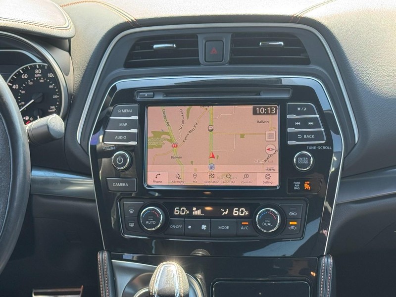 Nissan Maxima Vehicle Image 19