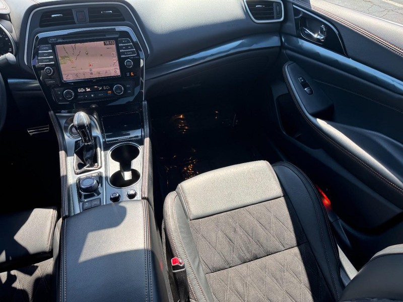 Nissan Maxima Vehicle Image 21