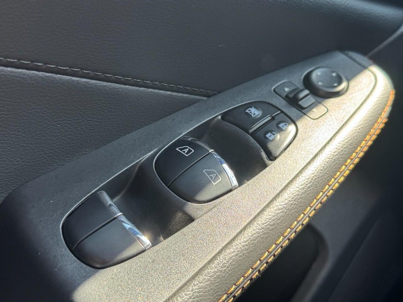Nissan Maxima Vehicle Image 29