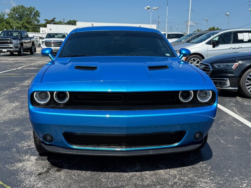 Dodge Challenger Vehicle Image 09