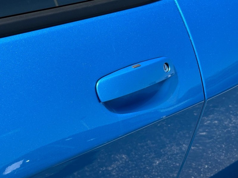 Dodge Challenger Vehicle Image 11